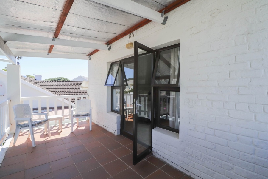 5 Bedroom Property for Sale in Leisure Isle Western Cape